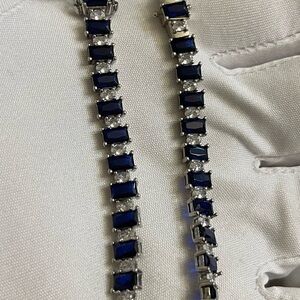 Elegant Sterling Silver Bracelet with Zircon
Gemstone Unisex